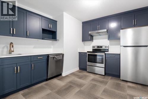 3628 Gee Crescent, Regina, SK - Indoor Photo Showing Kitchen With Stainless Steel Kitchen