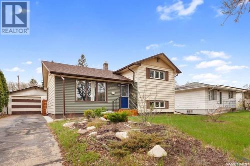 1309 N AVENUE S  Saskatoon, SK S7M 2R2