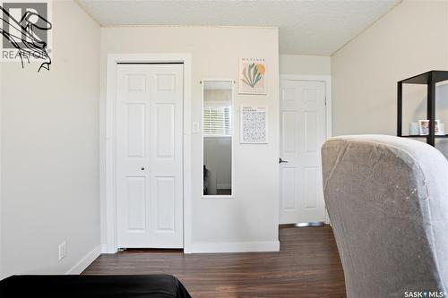 330 Devonshire Crescent, Saskatoon, SK 