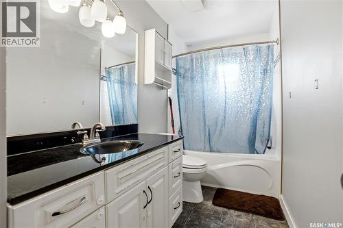 330 Devonshire Crescent, Saskatoon, SK 