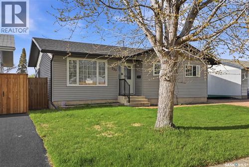330 Devonshire Crescent, Saskatoon, SK 