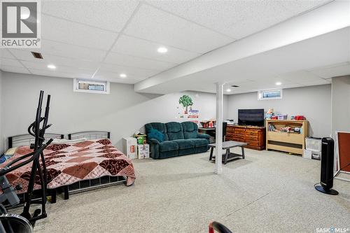 330 Devonshire Crescent, Saskatoon, SK 