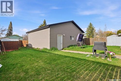 330 Devonshire Crescent, Saskatoon, SK 