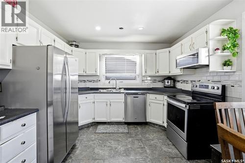 330 Devonshire Crescent, Saskatoon, SK 