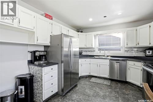330 Devonshire Crescent, Saskatoon, SK 