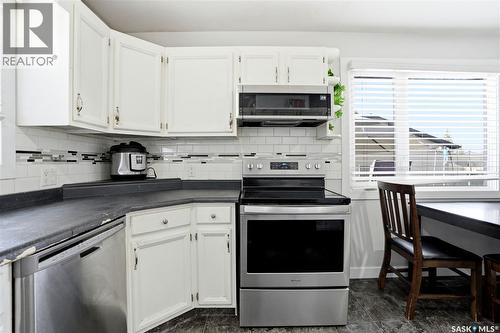 330 Devonshire Crescent, Saskatoon, SK 