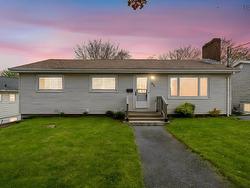 92 Joffre Street Dartmouth, NS B2Y 3C9