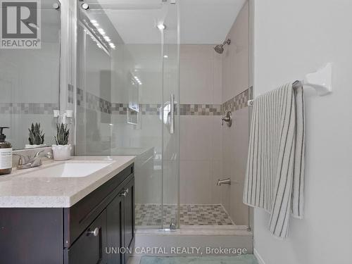 3845 Ridgepoint Way, Mississauga, ON - Indoor Photo Showing Bathroom