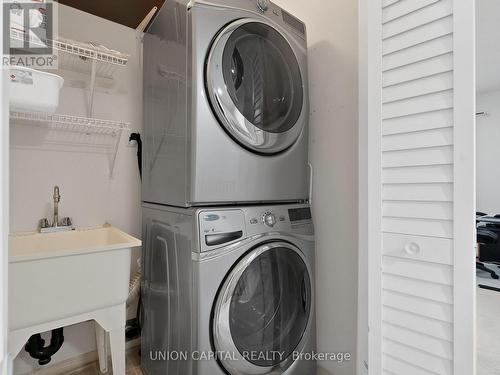 3845 Ridgepoint Way, Mississauga, ON - Indoor Photo Showing Laundry Room