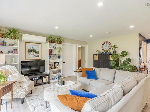 8 Alexander Avenue, Waterloo Lake, NS 
