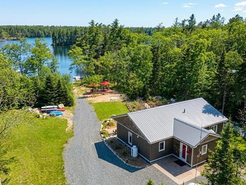 8 Alexander Avenue, Waterloo Lake, NS 