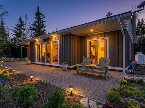 8 Alexander Avenue, Waterloo Lake, NS 