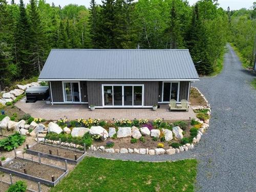 8 Alexander Avenue, Waterloo Lake, NS 