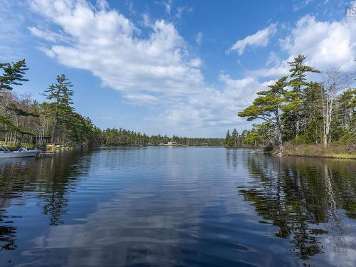 8 Alexander Avenue, Waterloo Lake, NS 