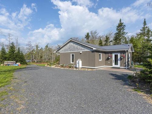 8 Alexander Avenue, Waterloo Lake, NS 