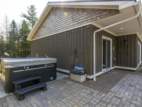 8 Alexander Avenue, Waterloo Lake, NS 