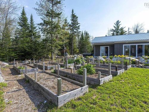 8 Alexander Avenue, Waterloo Lake, NS 