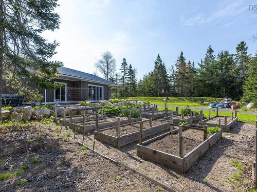 8 Alexander Avenue, Waterloo Lake, NS 
