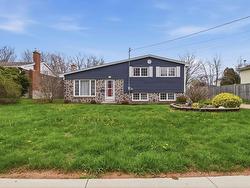 124 Gourok Avenue  Dartmouth, NS B3X 2A5