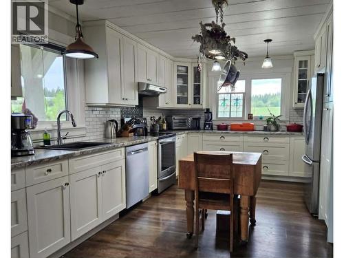 270 Brash-Allen Road, Enderby, BC - Indoor Photo Showing Kitchen