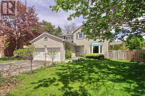 10 LAURWOOD COURT  Aurora, ON L4G 5C2
