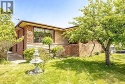 381 RED OAK Avenue Stoney Creek, ON L8E 2C5