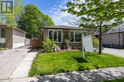 17 STRIKE AVENUE  Clarington (Bowmanville), ON L1C 1K2