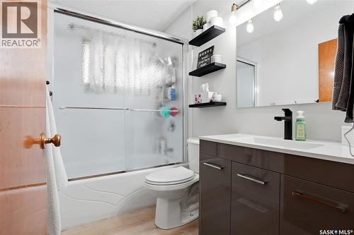 1306 6Th Avenue N, Saskatoon, SK - Indoor Photo Showing Bathroom