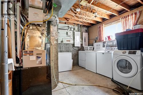 1306 6Th Avenue N, Saskatoon, SK - Indoor Photo Showing Laundry Room