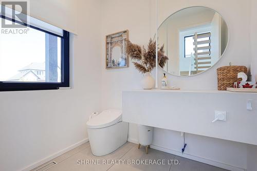 228 Edgewater Boulevard, Middlesex Centre, ON - Indoor Photo Showing Bathroom