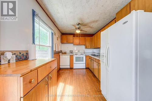 269 East 26Th Street, Hamilton, ON - Indoor Photo Showing Kitchen