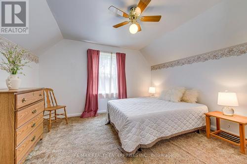 269 East 26Th Street, Hamilton, ON - Indoor Photo Showing Bedroom