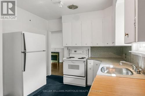 29 Winlock Park, Toronto, ON - Indoor Photo Showing Kitchen