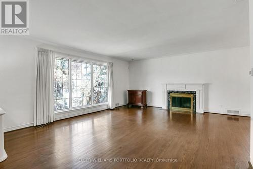 29 Winlock Park, Toronto, ON - Indoor Photo Showing Living Room