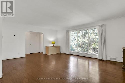 29 Winlock Park, Toronto, ON - Indoor Photo Showing Living Room
