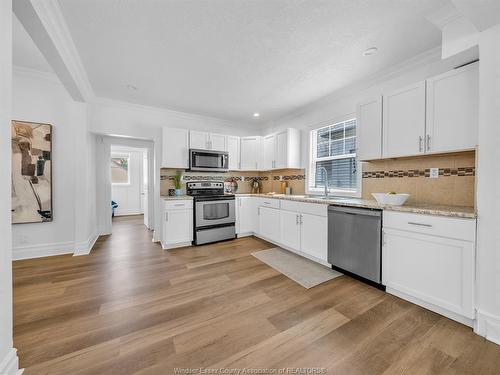 828 Lincoln, Windsor, ON 