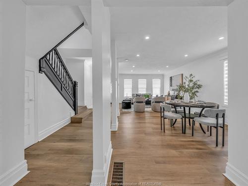 828 Lincoln, Windsor, ON 