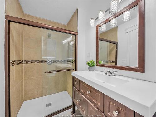 828 Lincoln, Windsor, ON 