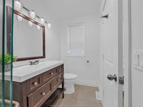 828 Lincoln, Windsor, ON 