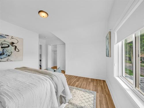 828 Lincoln, Windsor, ON 