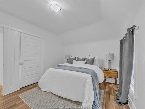 828 Lincoln, Windsor, ON 