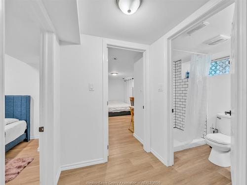 828 Lincoln, Windsor, ON 