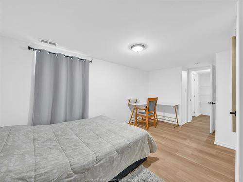 828 Lincoln, Windsor, ON 