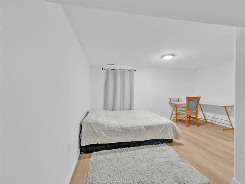 828 Lincoln, Windsor, ON 