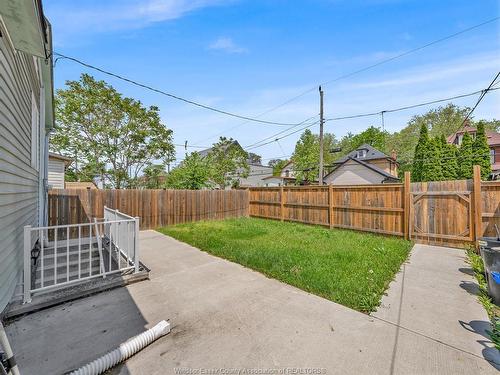 828 Lincoln, Windsor, ON 
