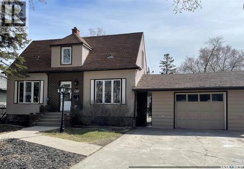161 Halifax STREET N  Regina, SK S4R 2W5