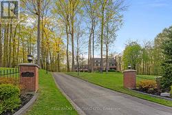 10 OAKVIEW PLACE Uxbridge, ON L9P 0L1