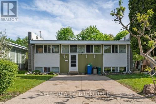 3 HOLLAND CRESCENT  Kingston (Central City West), ON K7M 2V7