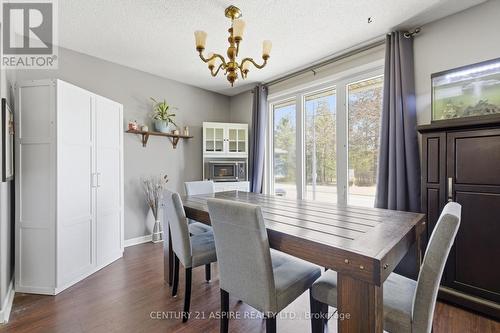 93 Frontenac Crescent, Deep River, ON - Indoor Photo Showing Dining Room