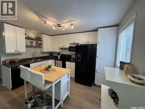 43 Marshall Crescent, Regina, SK - Indoor Photo Showing Kitchen